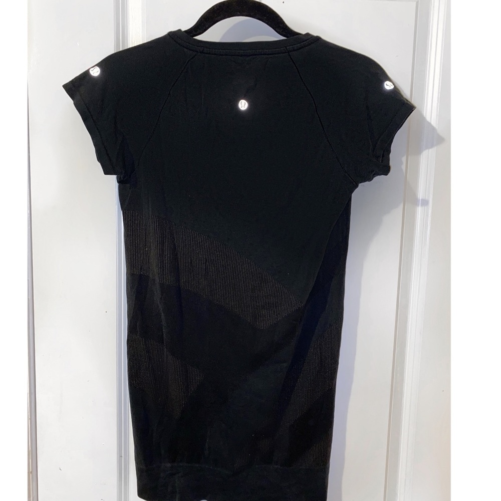 Lululemon Half sleeve iridescent top